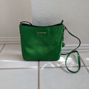 Michael Kors Jet Set Large Travel Crossbody